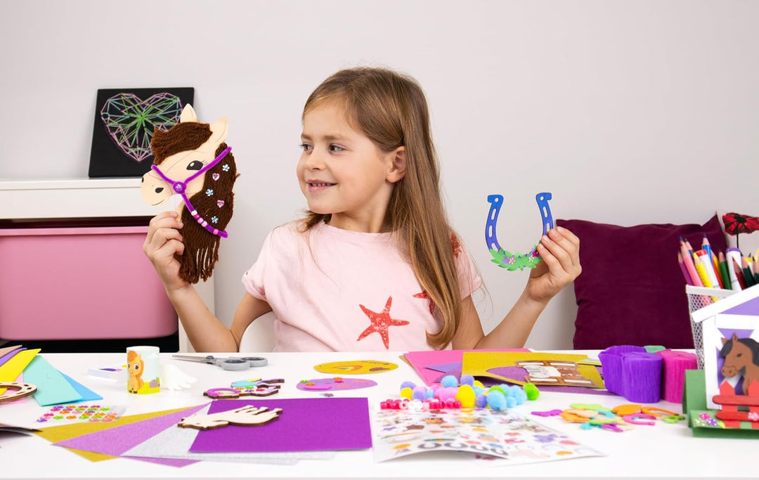 Lena Premium Bastelkoffer Pferde - Bastelset mit 400 Teilen für kreative Projekte, inkl. Moosgummi,