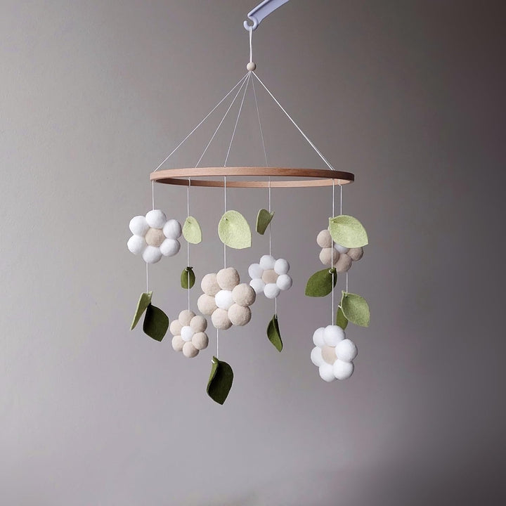 Blumen Baby Mobile mit Gänseblümchen – Handgemachtes florales Mobile fürs Babybett – Märchengarten D