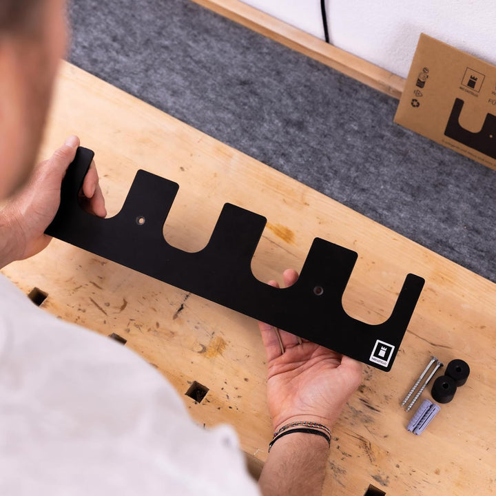 TAKE&GO Wandhalterung für 4x Makita Akkus 14,4 V / 18 V LXT – einzigartiges Design für platzsparende