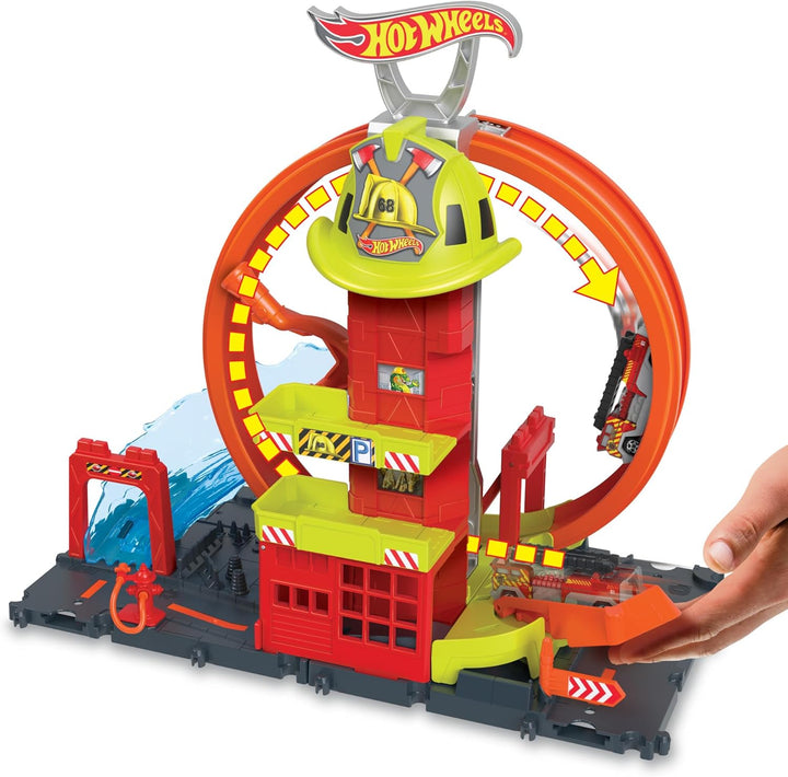 Hot Wheels City Super-Looping Feuerwache - Spielset mit manuellem Aufzug und wasserähnlicher Rampe u
