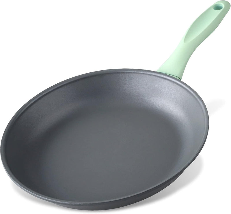 FACKELMANN Bratpfanne mit 24 cm und Antihaft-Beschichtung – Nachhaltige Pfanne aus 100% recyceltem A