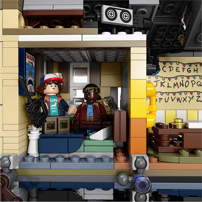 LEGO 75810 „Stranger Things - Die andere Seite“, Bausatz mit Wills House und 8 Minifiguren, Ab 16 Ja