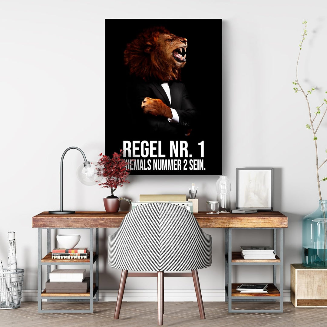 wandmotiv24 Leinwand-Bilder Löwen, Grösse 60x45cm, Hochformat, Löwe in Anzug, Regel, Katze, Tiere, M