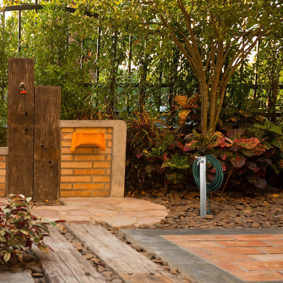 Relaxdays Wasserzapfstelle, mit Erdspiess & Schlauchhalter, HBT 66x30x15 cm, Garten Wassersäule, eck