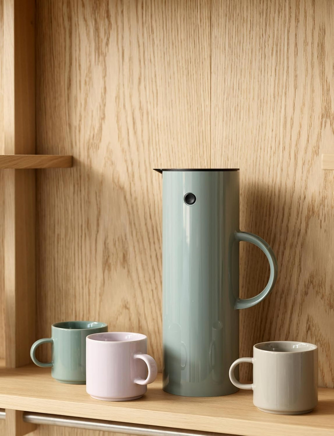 Stelton Isolierkanne EM77 - Doppelwandige Isolierkanne für heisse/kalte Getränke - Tee- & Kaffeekann
