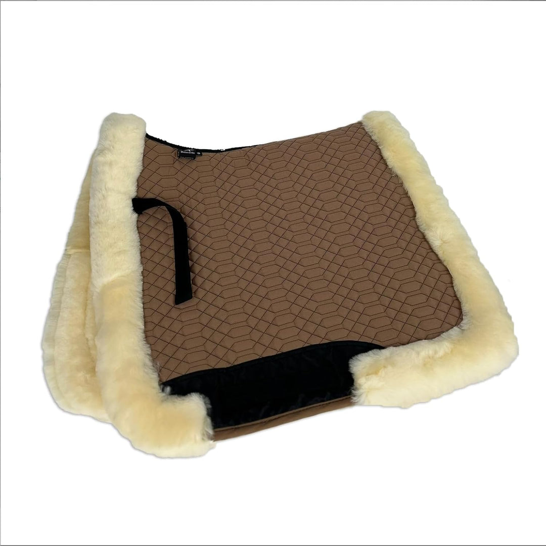 Engel Reitsport Lammfell Schabracke Fully Lined mit Fellkranz SCHABRA3-D-CAM-MED Stoff Camel Fell me