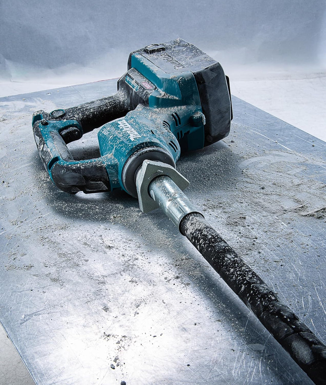 Makita VR003GZ Akku-Betonverdichter 40V max. (ohne Akku, ohne Ladegerät) mit 32-mm-Verdichtervorsatz
