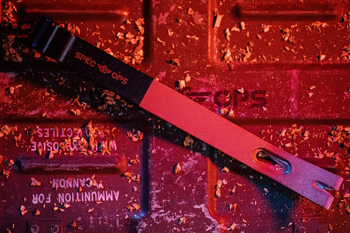 Spec Ops Tools Flache Brecheisen, 38,1 cm, gebogener Wippkopf, Nagelzieher in Tropfenform, Kohlensto