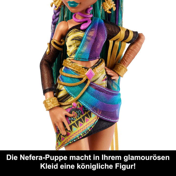 Monster High Nefera De Nile Puppe, Königsmumie im Kleid mit Haustier-Skarabäus Lavish und 7 Zubehört