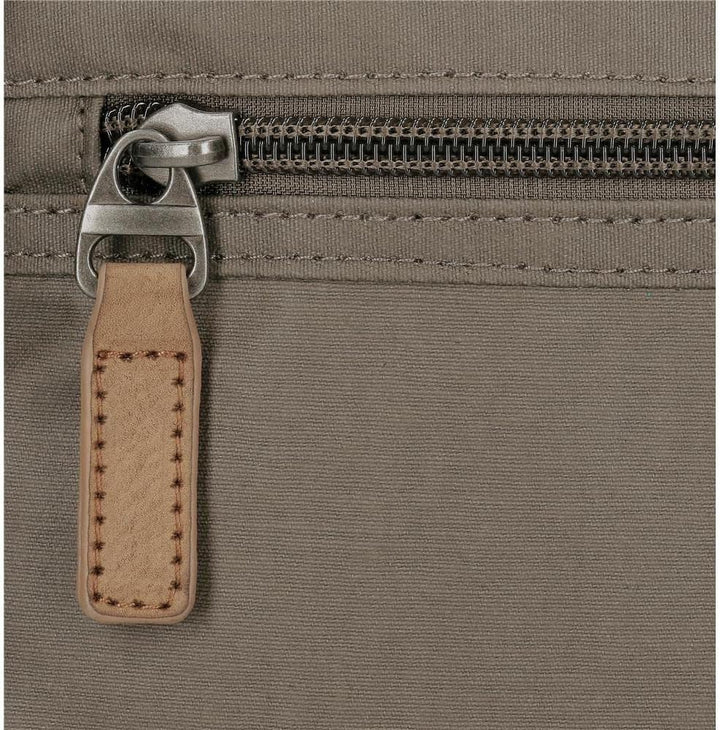 Pepe Jeans Bremen Handtasche, Braun, 24,5 x 15 x 6 cm, Baumwolle mit Details aus Kunstleder, Handtas