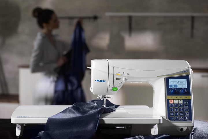 JUKI HZL-DX7 elektrische Nähmaschine mit automatischem Fadenabschneider, Fusssteuerung, Metall, weis