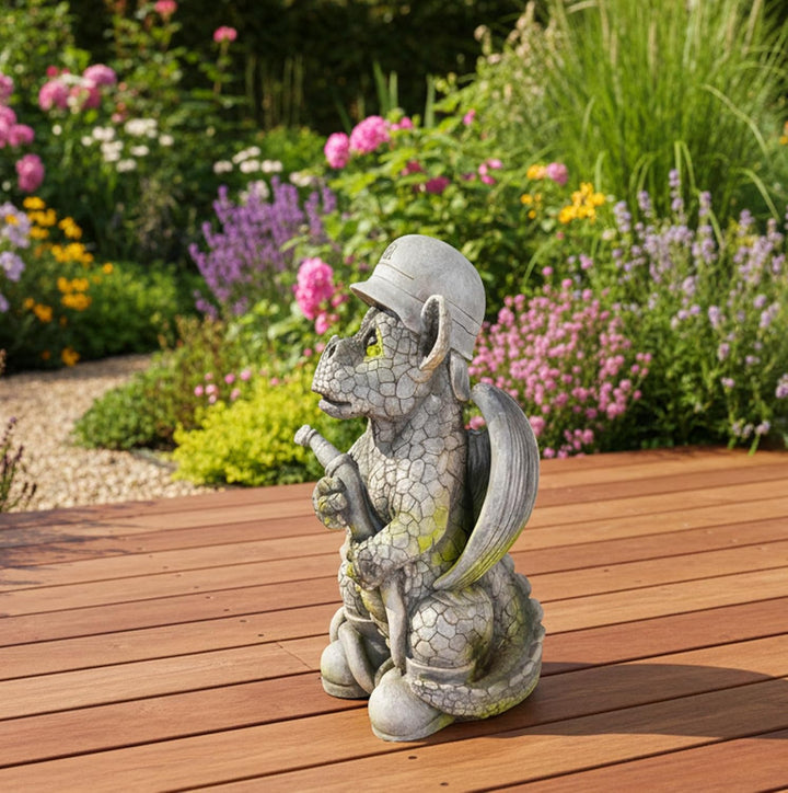 Kremers Schatzkiste Drachenkind Feuerwehrmann Drache Figur Gargoyle Gartenfigur