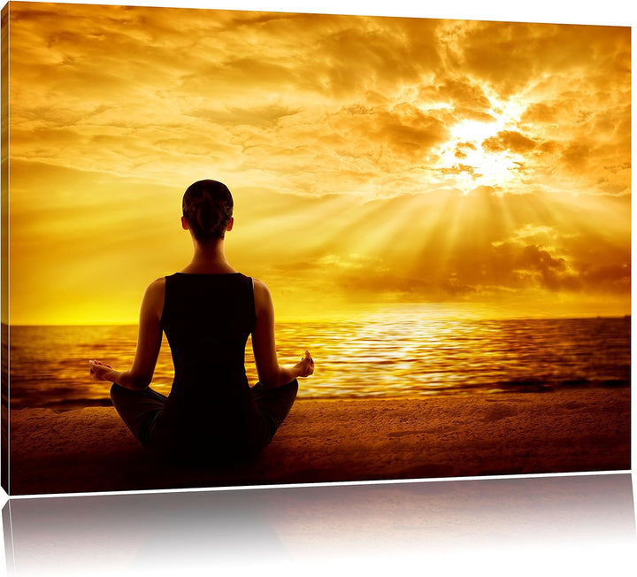 Pixxprint Frau meditiert bei Sonnenaufgang am Strand, Format: 100x70 auf Leinwand, XXL riesige Bilde