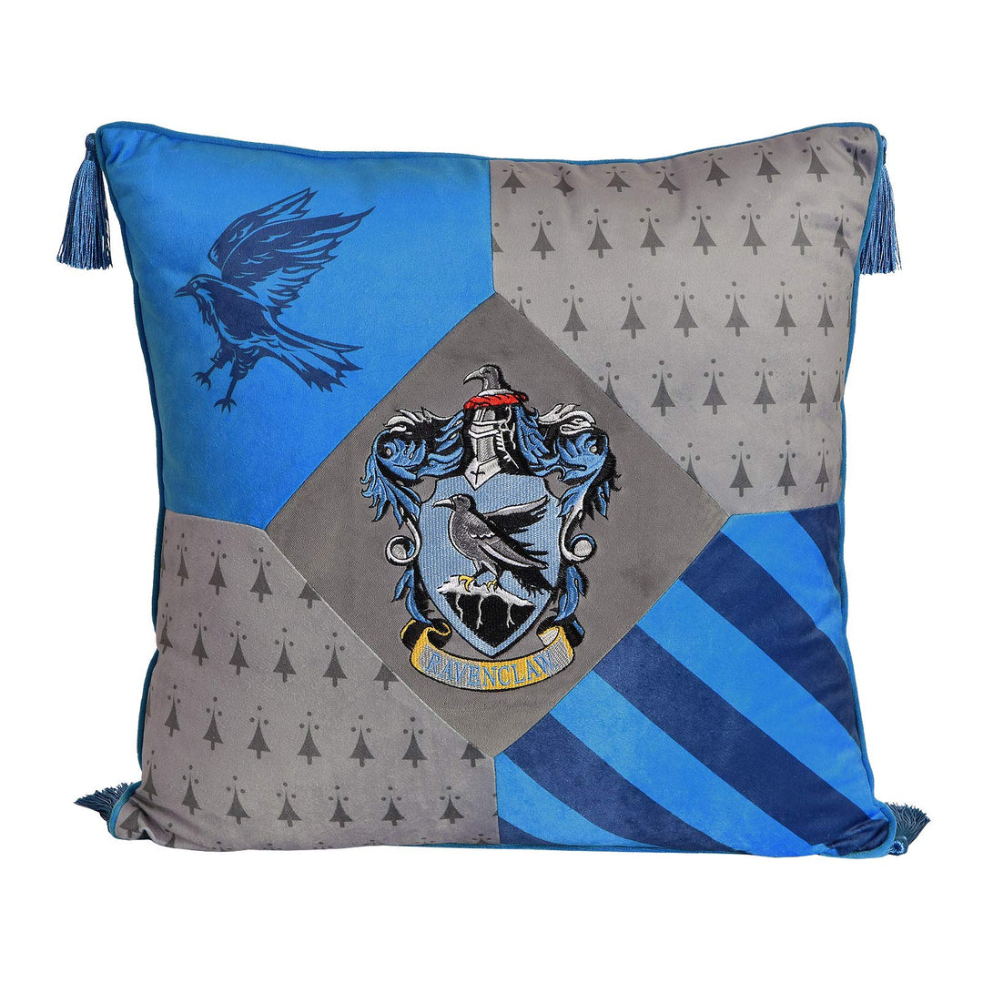 Elbenwald Harry Potter Kissen mit Quasten im Ravenclaw Design mit gesticktem Wappenpatch in den Haus