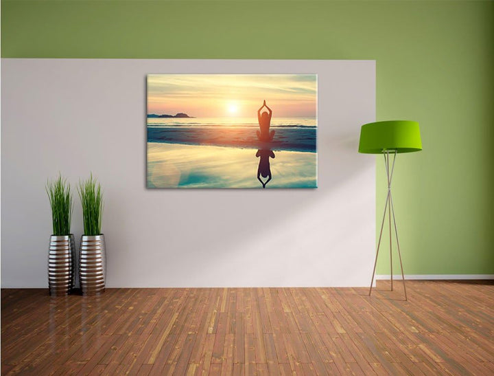 Pixxprint Frau in Einer Yogapose am Strand als Leinwandbild/Grösse: 100x70 cm/Wandbild/Kunstdruck/fe