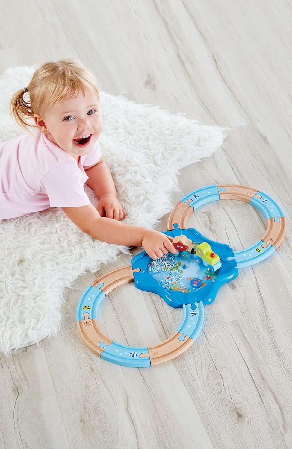 Hape E3827 - Holzschienen Unterwasserwelt, Eisenbahn