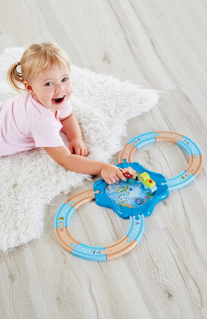 Hape E3827 - Holzschienen Unterwasserwelt, Eisenbahn