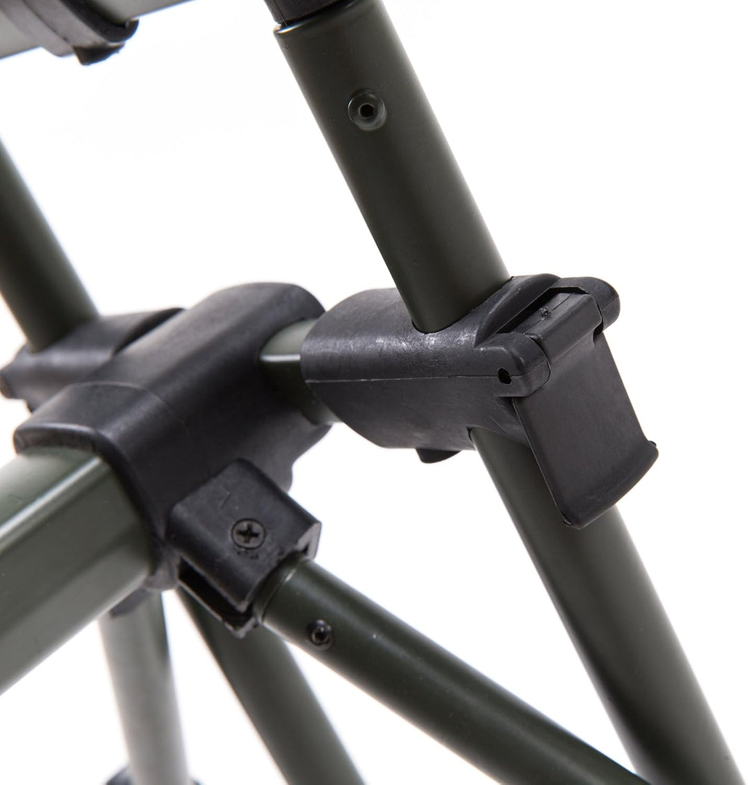 Master Rod Pod Rutenhalter Aluminium Deluxe für 3 Ruten inkl. Rutenauflagen Tasche Dunkelgrün + Biss