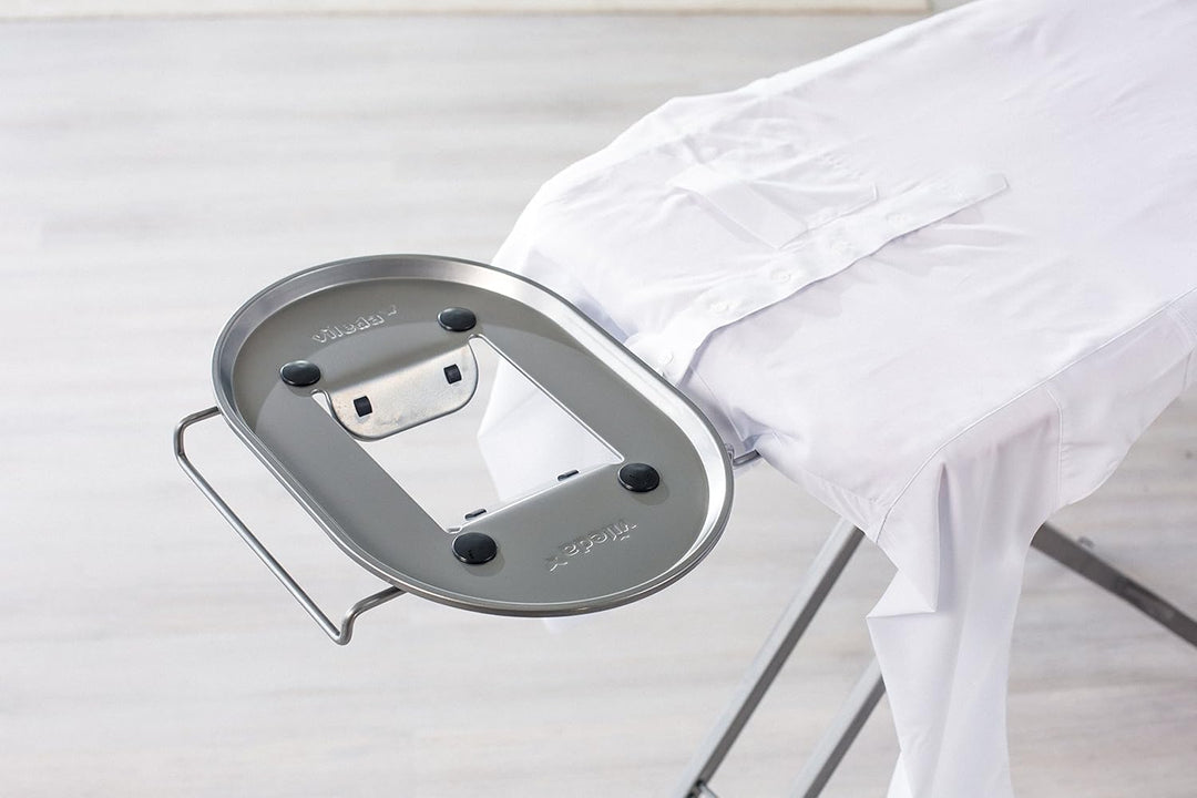 Vileda Bügelbrett Perfect 2 in 1 Plus, mittlere Oberfläche, 122 x 44 cm, bewegliche Bügeleisenablage