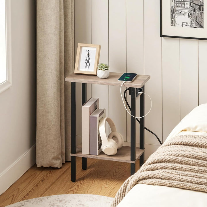 HOOBRO Schmaler Beistelltisch mit 2 Ebenen, Sofatisch mit Ladestation, Nachttisch mit Ablage, Coucht