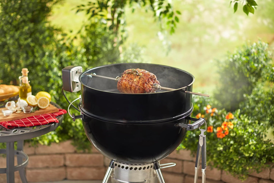Weber Drehspiess für 57 cm Holzkohlegrills - Motorbetriebener Spiess für gleichmässiges Grillen von