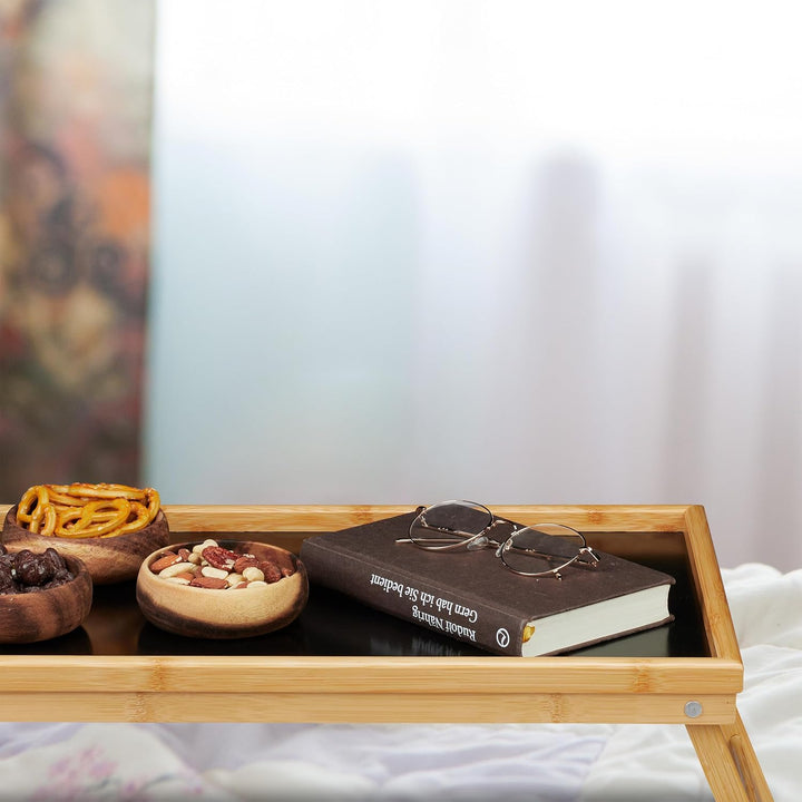Relaxdays Betttablett klappbar, Tablett mit Füssen, Frühstück im Bett, Bambus & MDF, HBT 23 x 61,5 x