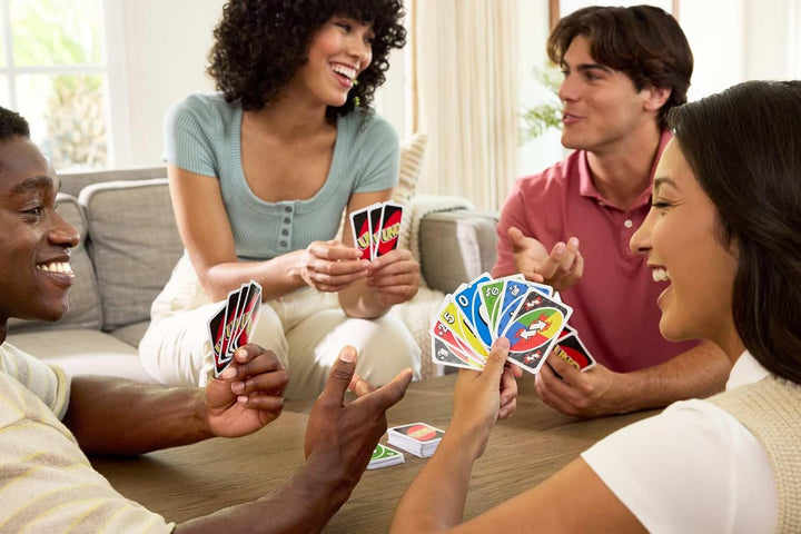 Mattel Games UNO Kartenspiel mit Zwei Erweiterungssets und Sammelmetalldose für Kinder, Erwachsene u