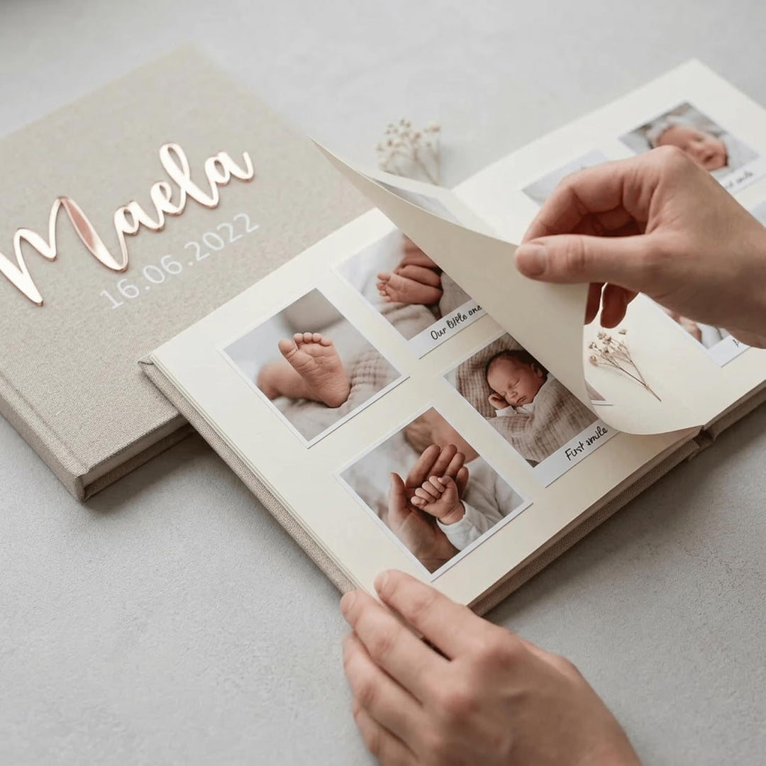 Personalisiertes Baby Fotoalbum &amp; Gästebuch – Mein erstes Jahr – Datum - Leinen Album mit Name aus A