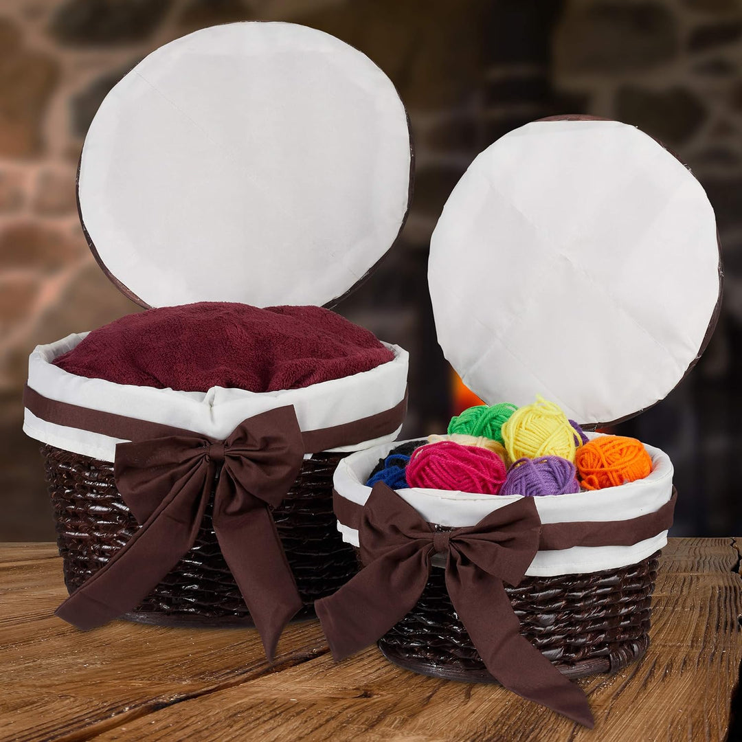 Relaxdays, Schokobraun Badkörbchen 2er Set, Aufbewahrung, Korbset mit Deckel, Dekokörbe aus Buri Hol