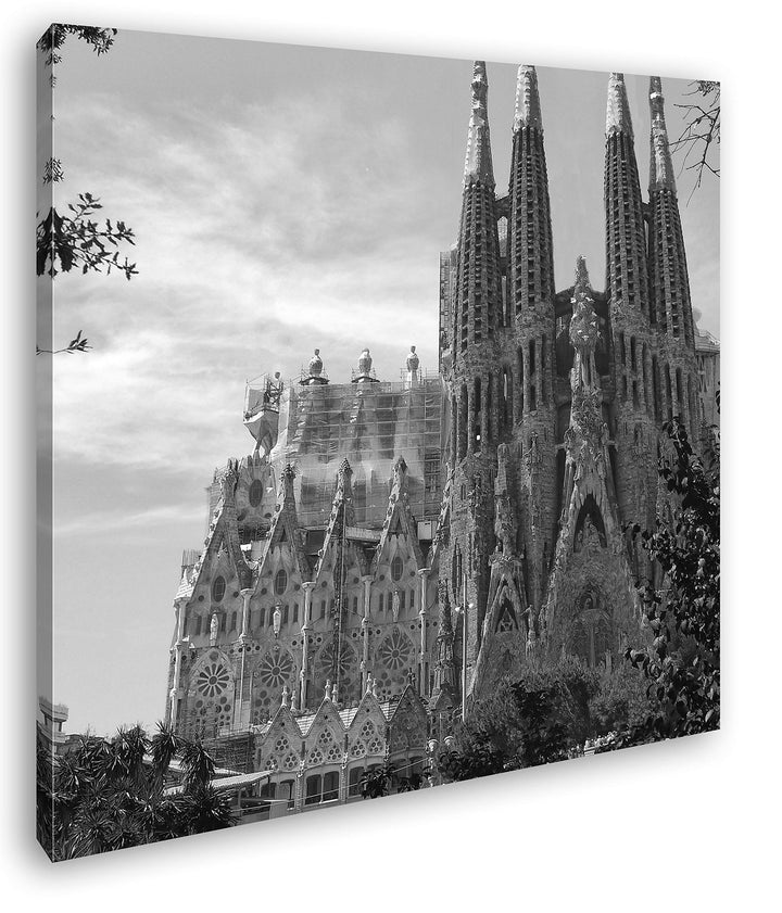 deyoli die Kathedrale Sagrada Familia in Barcelona Format: 70x70 Effekt: Schwarz&Weiss als Leinwandb