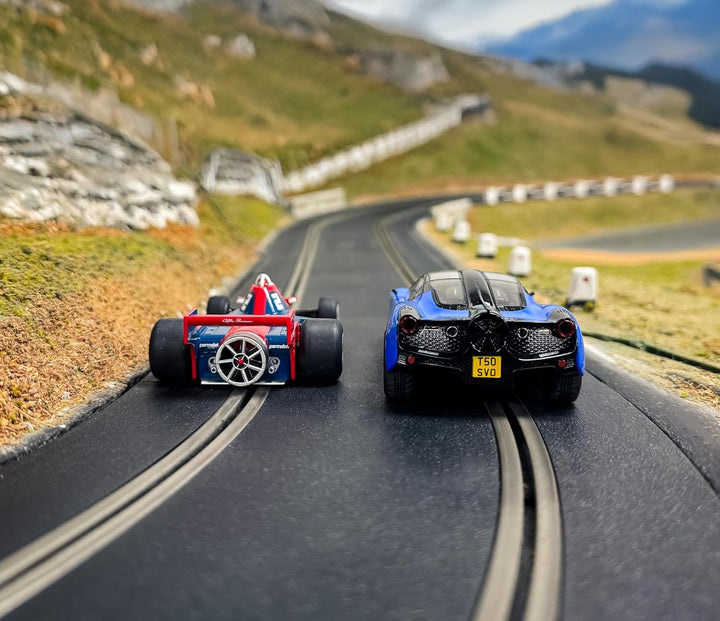 Scalextric C4601A Gordon Murray Design Genius Doppelpack Autos - Strassen- und Rallye-Slotcar-Rennwa