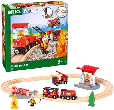 BRIO World 33815 Feuerwehr-Set - Holzeisenbahn-Set inklusive Feuerwehr-Auto mit Licht und Sound - Em