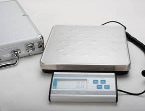 G&G 150kg oder 60kg HCG-1 Plattformwaage inkl. Koffer, Batterie- und Netzteil, mobile Paketwaage, Di