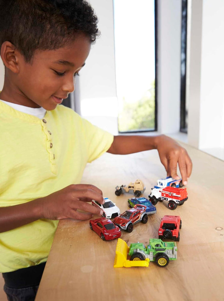 MATCHBOX Geschenkset - 9 Die-Cast-Fahrzeuge für stundenlangen Spielspass, inklusive exklusivem Desig