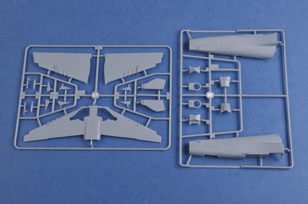 Hobby Boss 081736 HBS81736 Hawk Modellbau, Hobby, Zusammenbau, detailliert, Geformte Farbe, 1:48 Sca