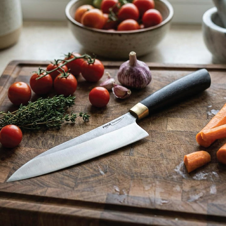 Pirge Handmade X KROP Küchenmesser | 18 cm Kochmesser | 60 HRC Edelstahl, 1500 Jahre altem Mooreiche