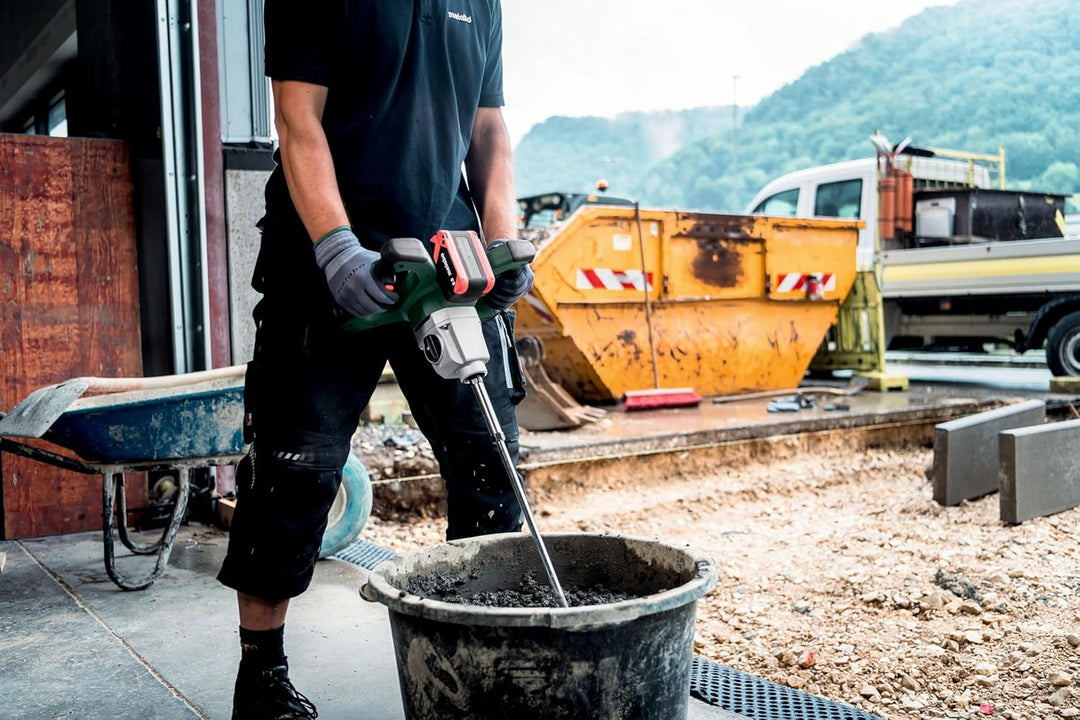 metabo Akku-Rührwerk RW 18 LTX BL 140-2 - 18V, Brushless-Motor, 2-Gang-Getriebe, 50L Mischmenge, Saf