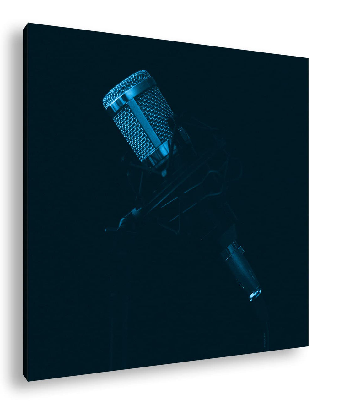 Mikrofon im dunklen Tonstudio Format: 70x70 Effekt: Monocrome Blau als Leinwand, Motiv fertig gerahm