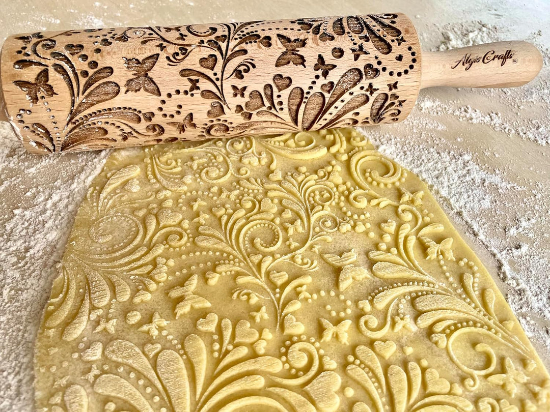 FRÜHLING Nudelholz für Hausgemachtes Gebäck. Teigroller mit Herzchen, Schmetterlinge für Teig & Plät