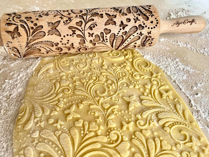 FRÜHLING Nudelholz für Hausgemachtes Gebäck. Teigroller mit Herzchen, Schmetterlinge für Teig & Plät