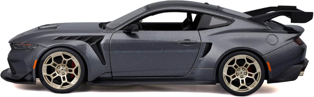 MAISTO Ford Mustang GTD, Special Edition 2025, Metallic Grau - Modellauto 1:18 Originalgetreues Samm