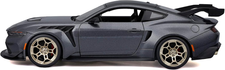 MAISTO Ford Mustang GTD, Special Edition 2025, Metallic Grau - Modellauto 1:18 Originalgetreues Samm