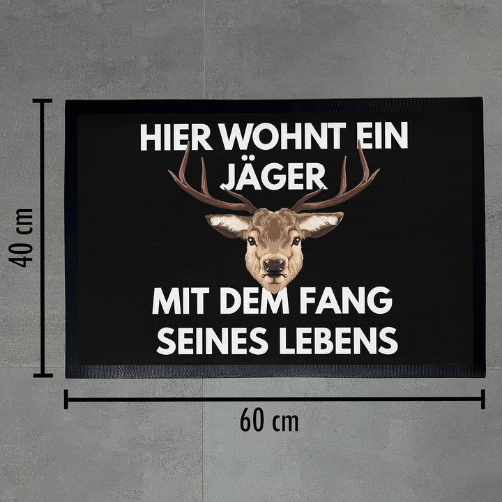 Trendation - Hier Wohnt EIN Jäger Fussmatte Geschenk für Jäger Lustiger Spruch Frundin Fussmatte 60x