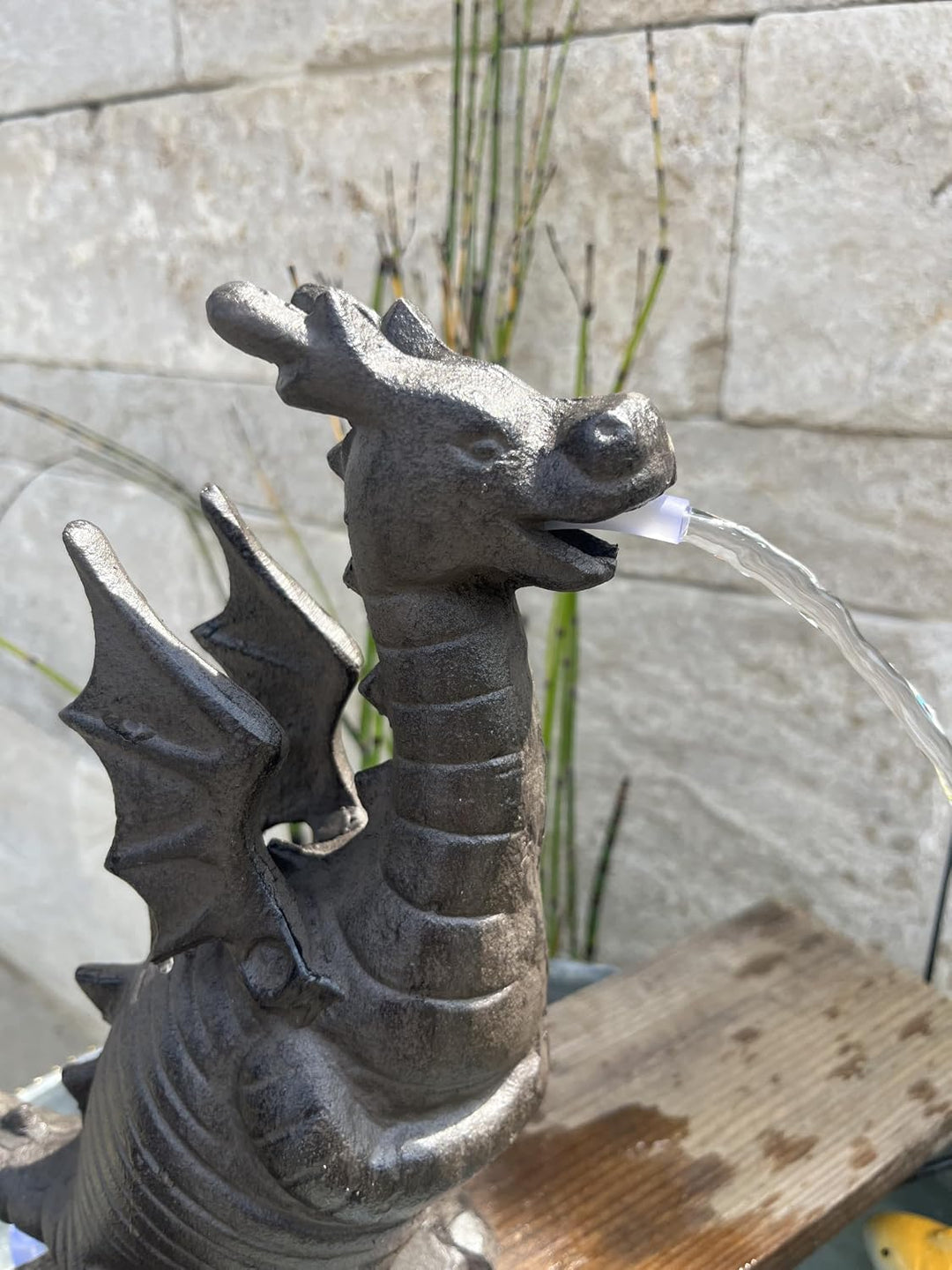 powershop11 Wasserspeier Drache Guss mit Solarpumpe