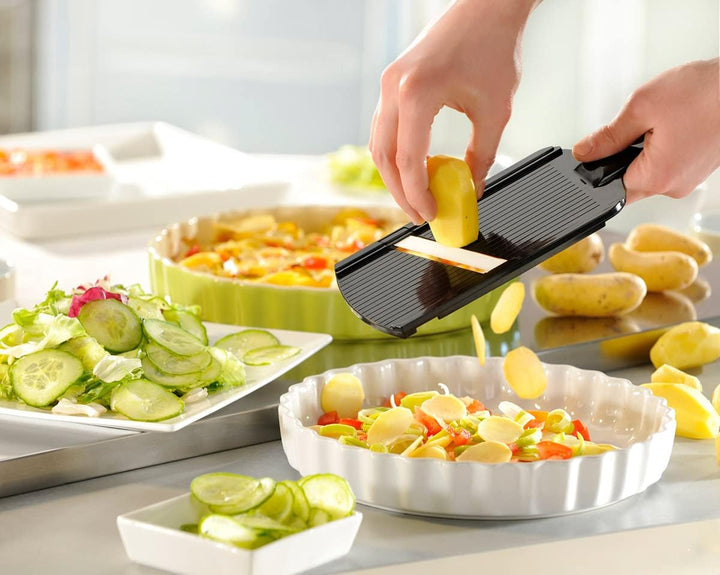 GEFU Keramikhobel TALIO | Langzeitscharfe Klinge für hauchdünne 1 mm Scheiben | Obst- & Gemüsehobel