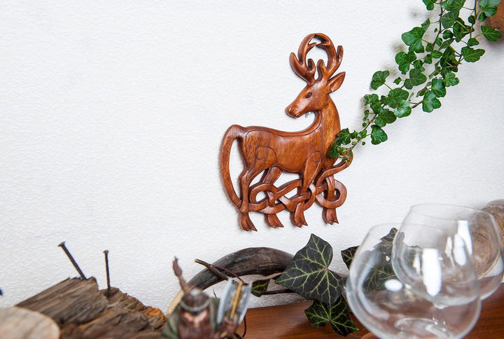 Windalf Wandbild KELTISCHER HIRSCH 26 cm links schauend Holzbild Handarbeit aus Holz