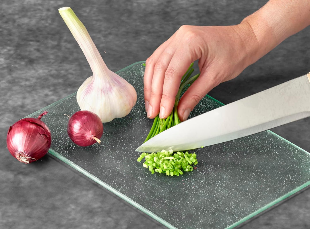 Glasschneideplatte aus Sicherheitsglas mit Silikonfüssen, transparent (6, 40 x 30 cm) 6 40L x 30B cm