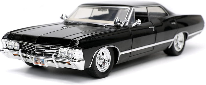 Jada Toys 253255037 Supernatural Dean Winchester, 1967 Chevy Impala Sport Sedan, Türen + Kofferraum