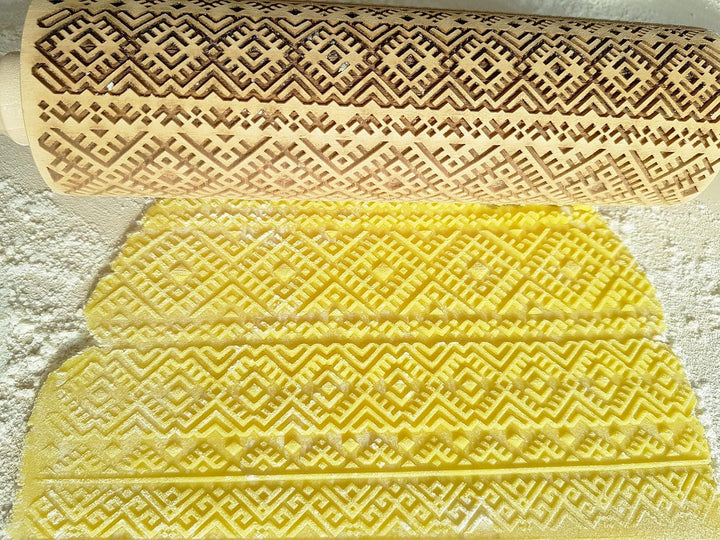 Nudelholz ETHNOBAND. Teigroller für Hausgemachtes Gebäck und Keramik. Gravierte Nudelholz mit Muster
