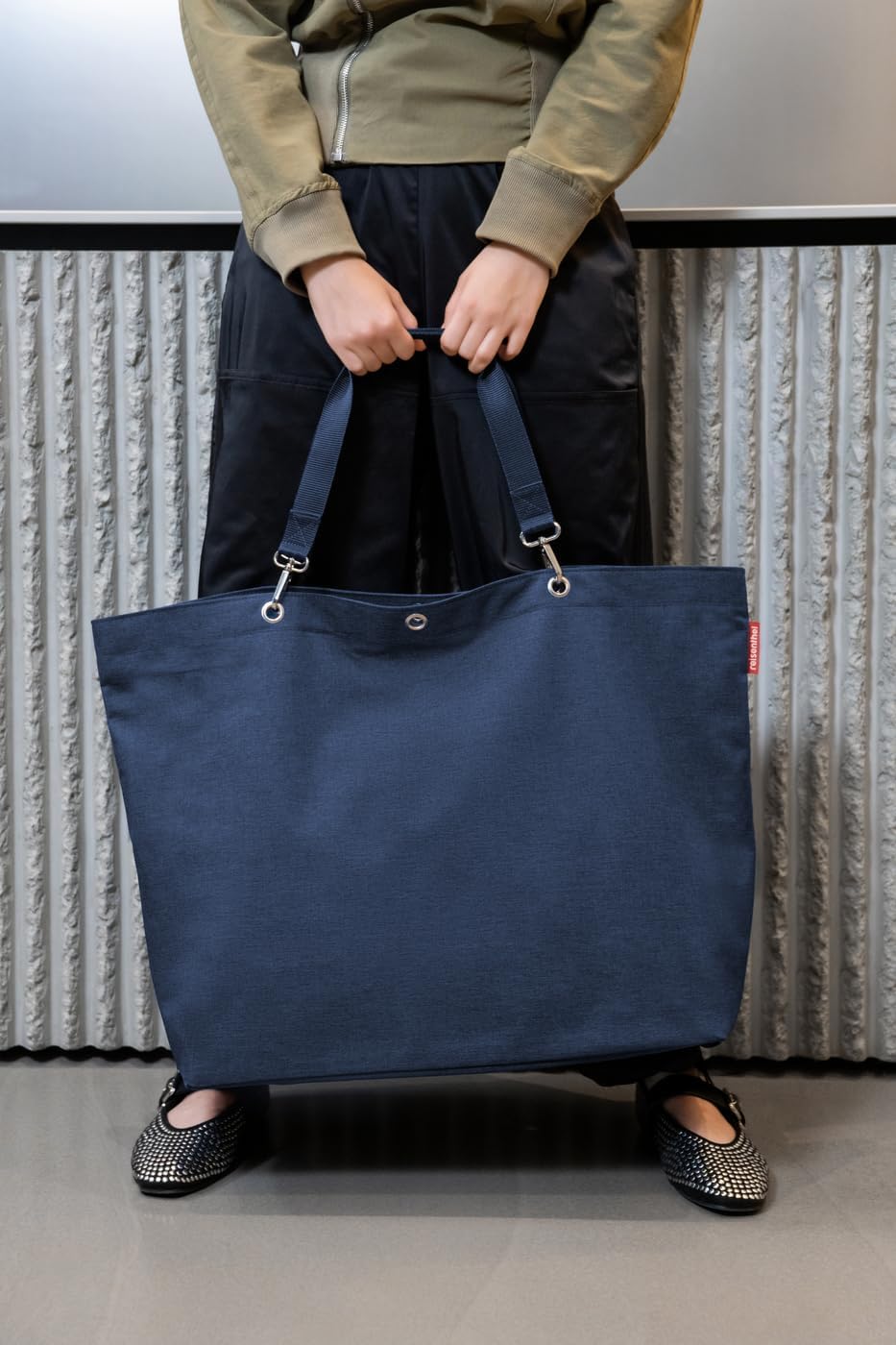 reisenthel shopper XL – Geräumige Shopping Bag und edle Handtasche in einem – Aus wasserabweisendem